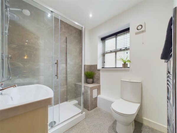 Adcocks Close, Loughborough - INC BILLS OPTION