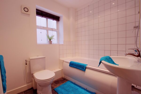 Adcocks Close, Loughborough - INC BILLS OPTION