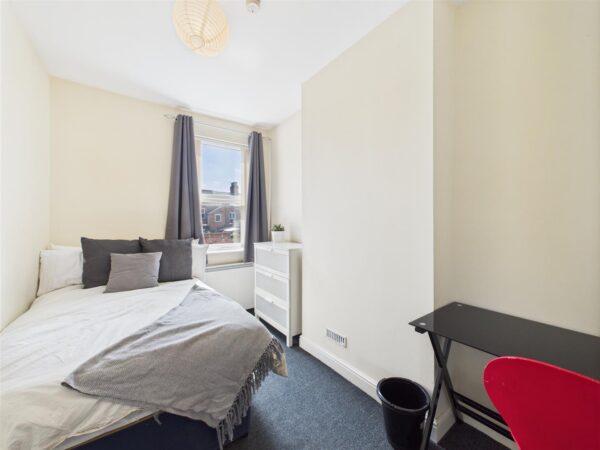 Station Street, Loughborough - INCL BILLS