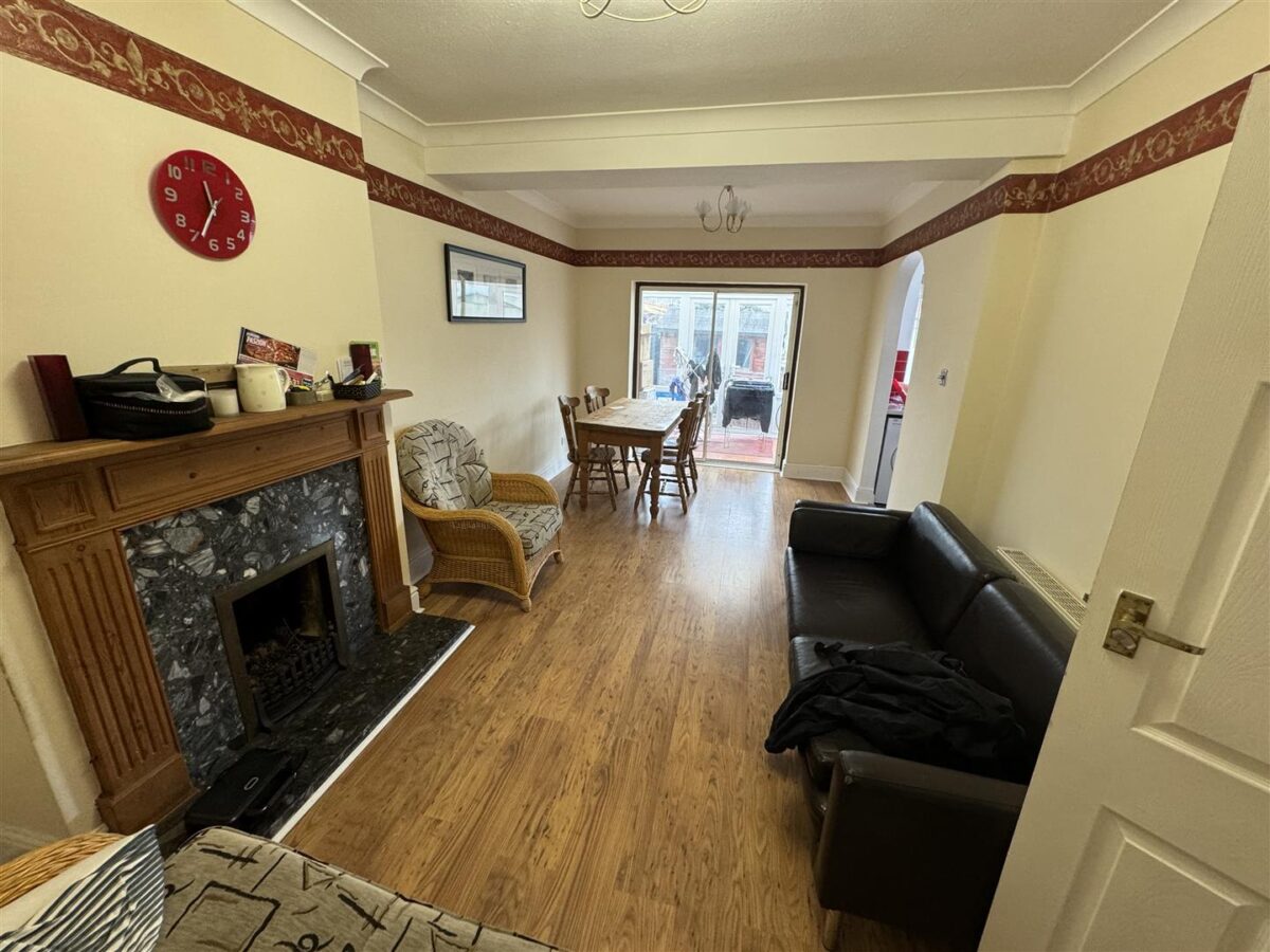 Park Road, Loughborough, LE11 - INCL BILLS OPTION