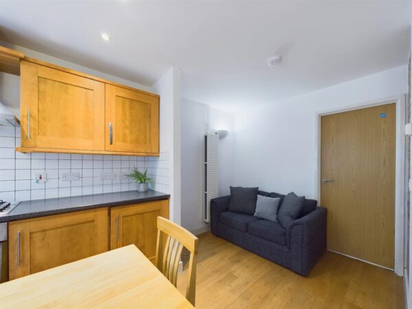 Adcocks Close, Loughborough - INC BILLS OPTION