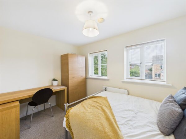 Goods Yard Close, Loughborough - INC BILLS OPTION