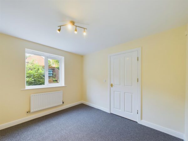 Stonebow Close, Loughborough, LE11 5EU