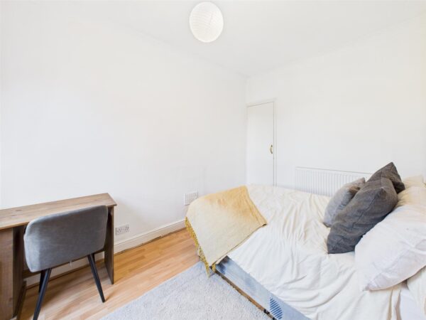 Rosebery Street, Loughborough - INC BILLS OPTION