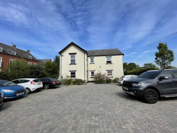 Castle Gate Mews, Mountsorrel, LE12 7AS