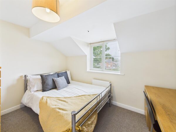 Goods Yard Close, Loughborough - INC BILLS OPTION