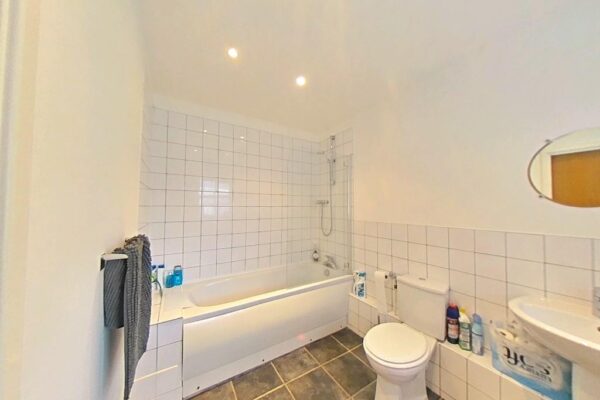 Adcocks Close, Loughborough - INC BILLS OPTIONS