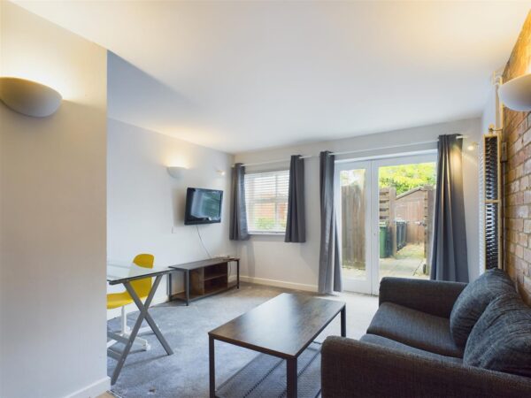 Adcocks Close, Loughborough - INC BILLS OPTION