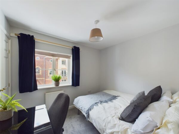 Goods Yard Close, Loughborough - INC BILLS OPTION