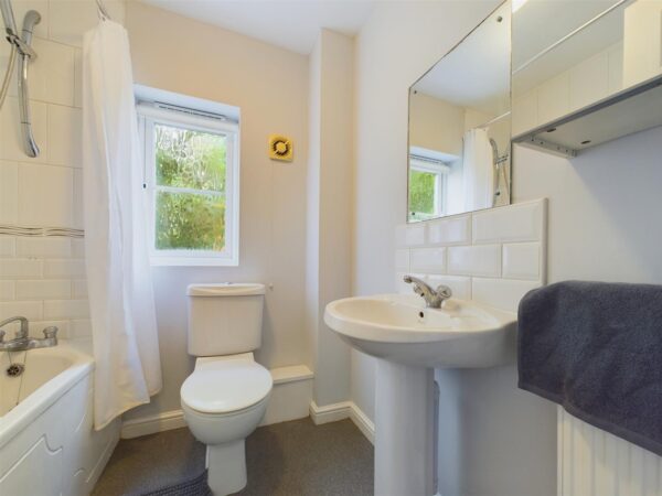 Goods Yard Close, Loughborough - INC BILLS OPTION