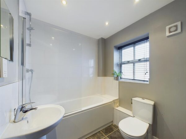 Adcocks Close, Loughborough - INC BILLS OPTION