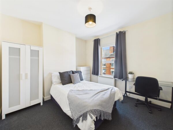 Station Street, Loughborough - INCL BILLS