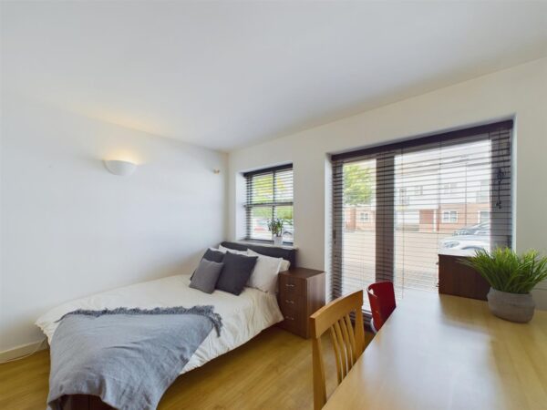 Adcocks Close, Loughborough - INC BILLS OPTION