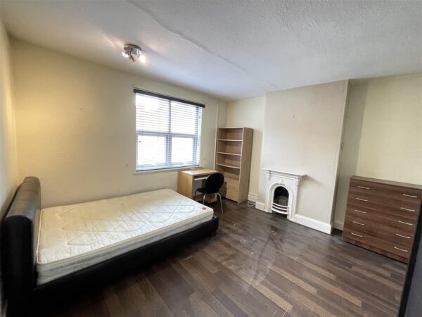 Oxford Street, Loughborough - INC BILLS OPTION