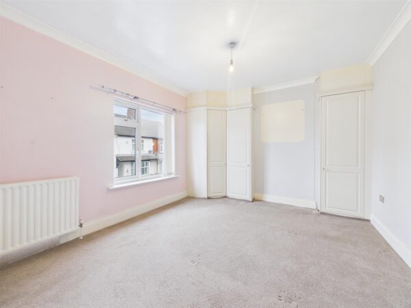 Crescent Road, Hugglescote, LE67 2BB