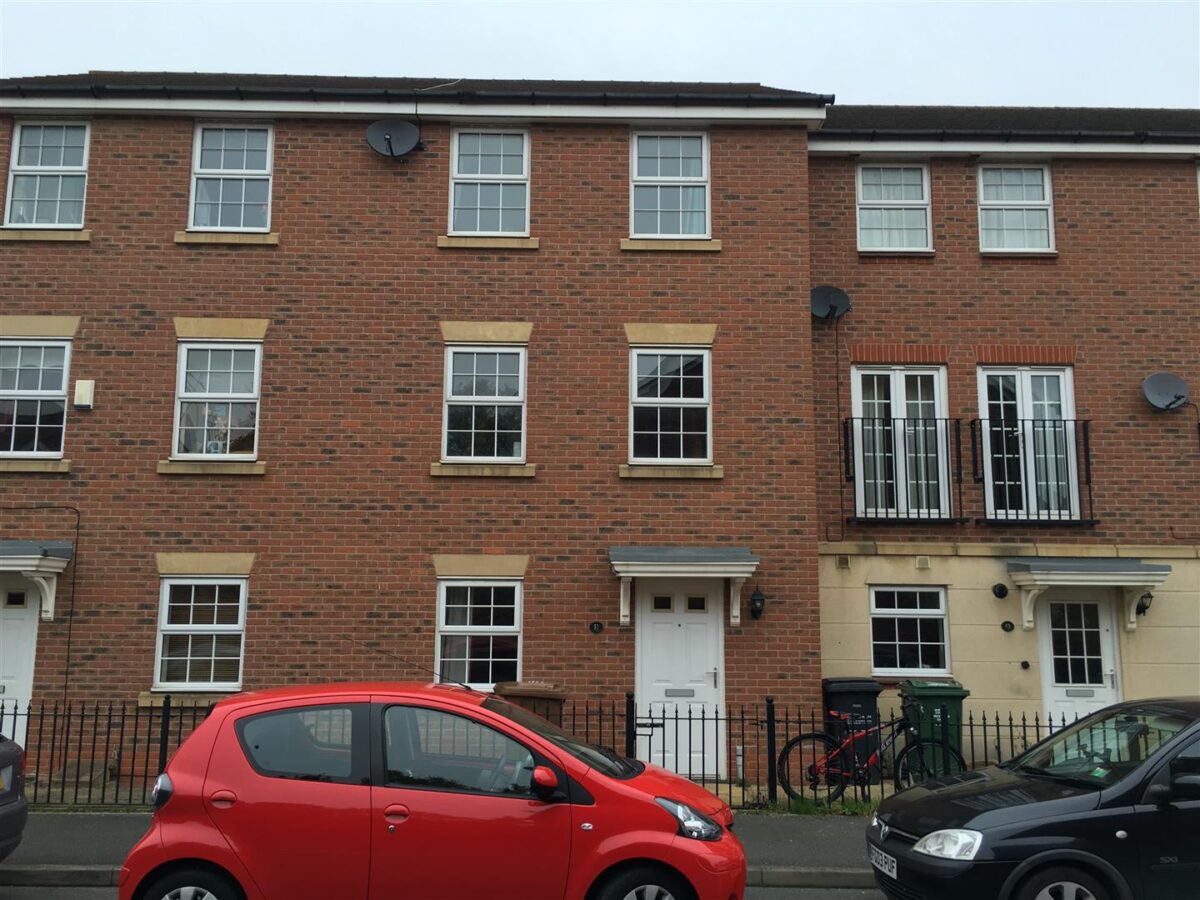 Kingfisher Way, LE11 3NF - INC BILLS OPTION