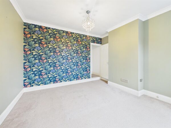 Crescent Road, Hugglescote, LE67 2BB