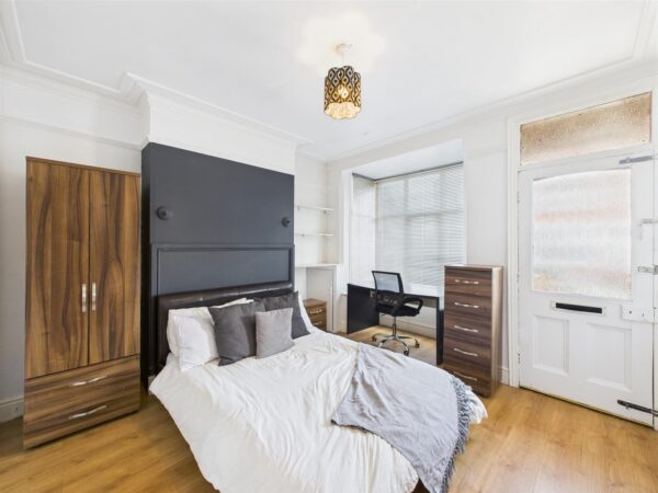 Bampton Street, Loughborough - INC BILLS OPTION