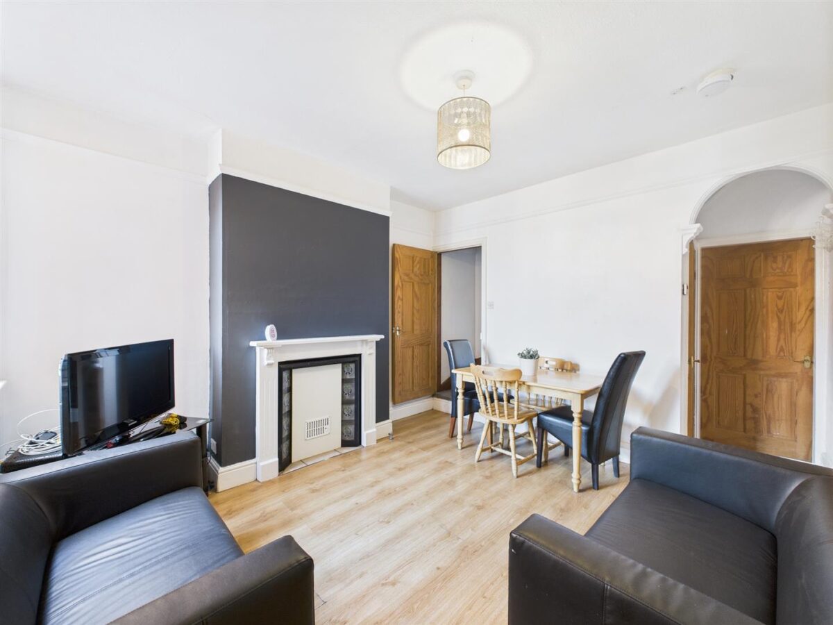 Bampton Street, Loughborough - INC BILLS OPTION