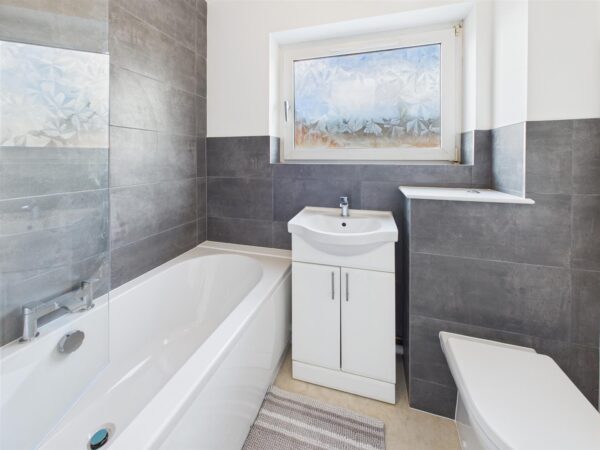 Thirlmere Drive, Loughborough, LE11 3SY