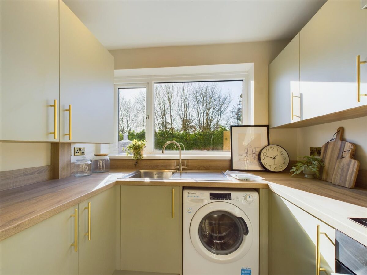 Cowdray Close, Loughborough, LE11 2BW