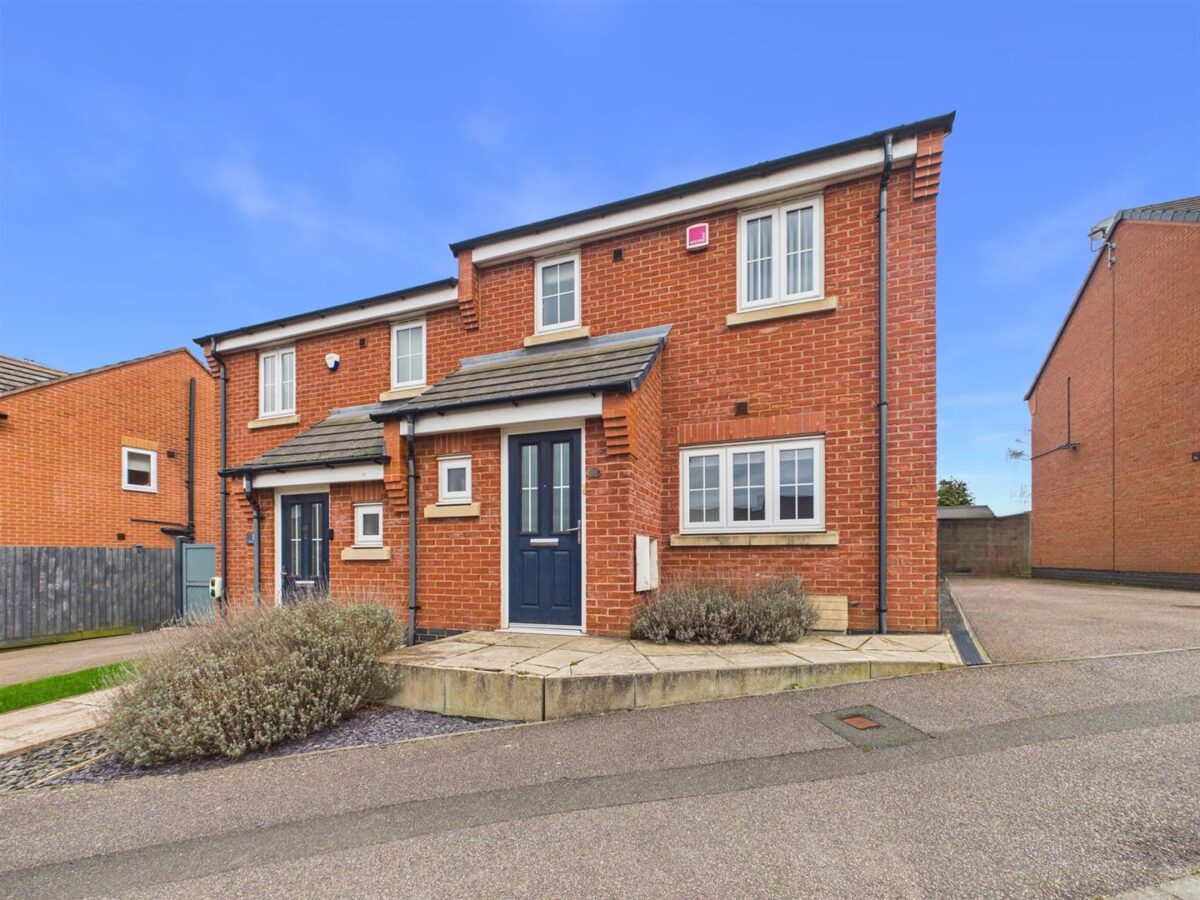Crowson Close, Shepshed, LE12 9FD