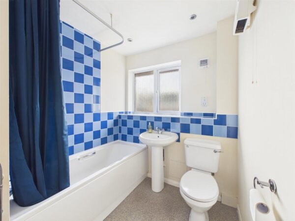 Barnsdale Close, Loughborough, le11 5an