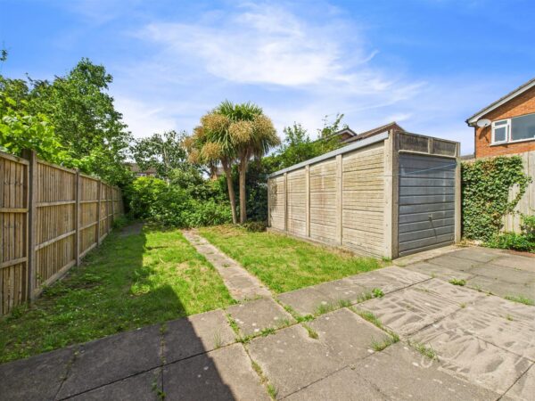 Thirlmere Drive, Loughborough, LE11 3SY