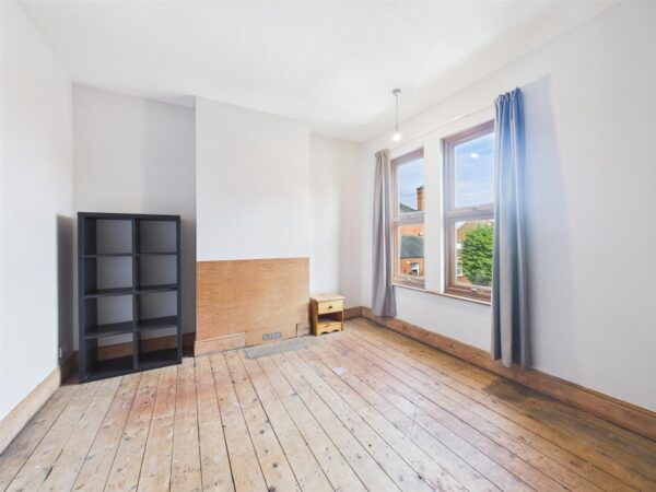 Oxford Street, Loughborough, LE11 5DR