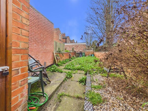 Oxford Street, Loughborough, LE11 5DR