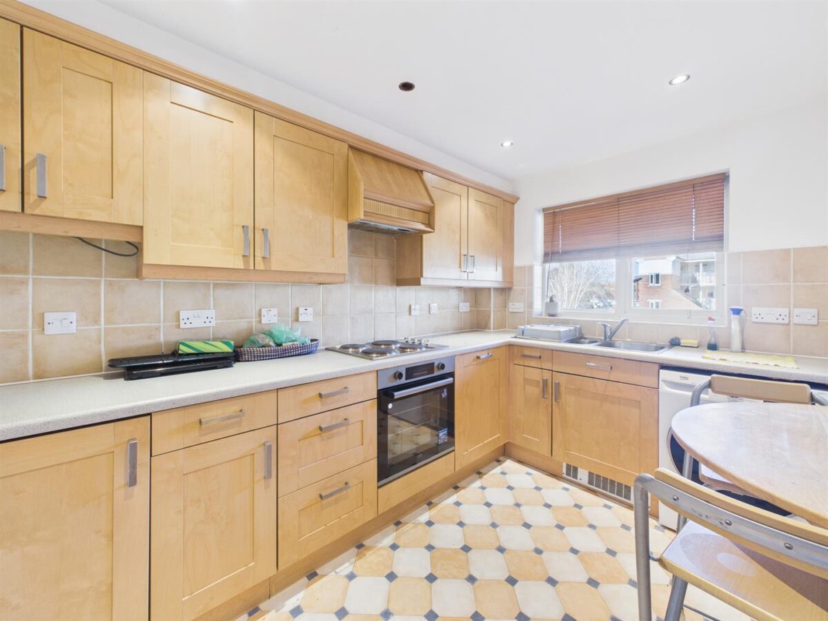 Coach house Court, Southfield Road, Loughborough LE11 2TJ