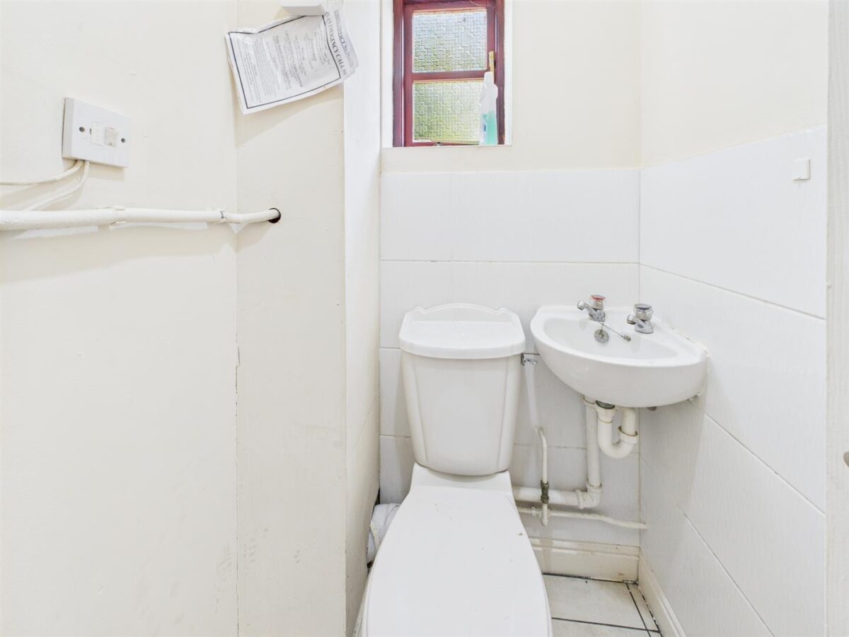 Bridgeside Cottages, Loughborough, LE11 1PZ