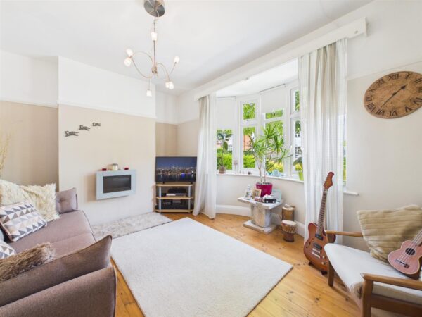 Highfields Drive, Loughborough, LE11 3JT