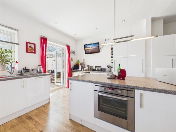 Highfields Drive, Loughborough, LE11 3JT
