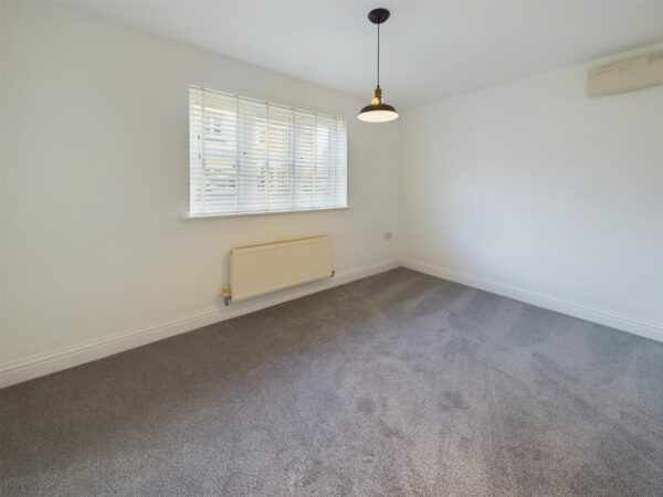 Thomas Firr Close, Quorn, LE12 8FT