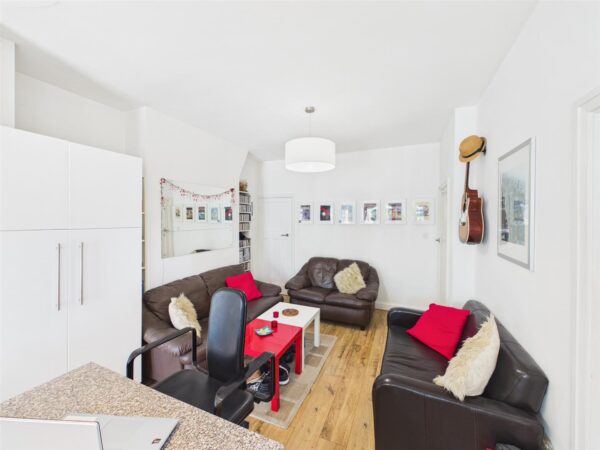 Highfields Drive, Loughborough, LE11 3JT