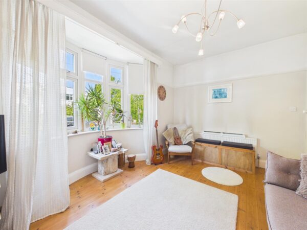 Highfields Drive, Loughborough, LE11 3JT