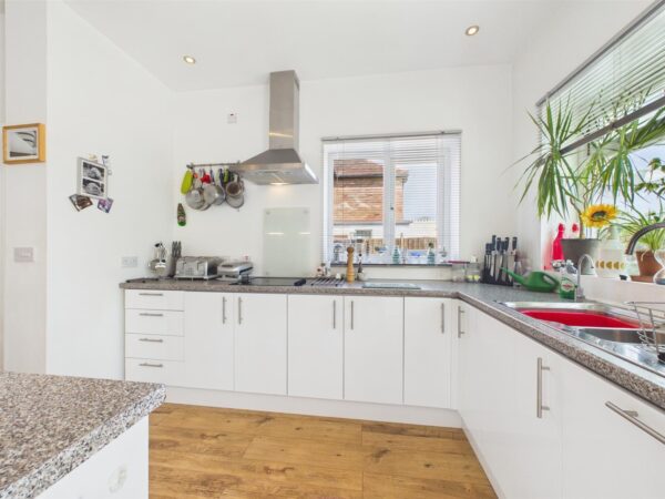 Highfields Drive, Loughborough, LE11 3JT