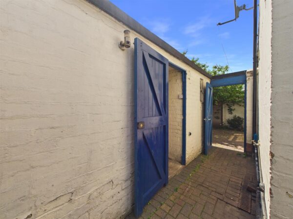 Alan Moss Road, Loughborough, LE11 5LX