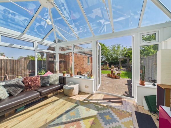 Highfields Drive, Loughborough, LE11 3JT