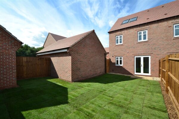 Lace Avenue, Loughborough, LE11 2FE