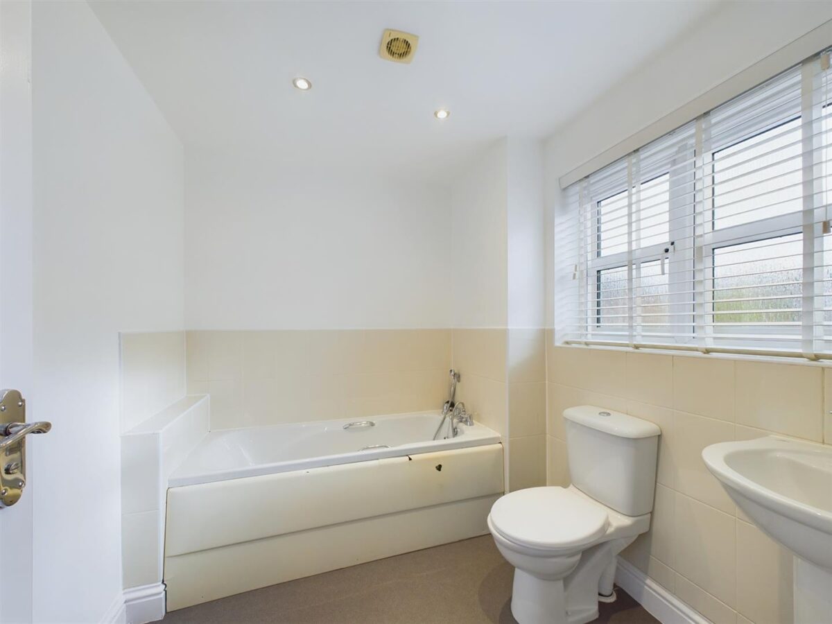 Thomas Firr Close, Quorn, LE12 8FT