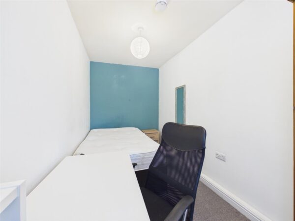 Park Road, Loughborough, LE11 2HN