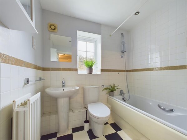 Cherry Croft, Loughborough- INC BILLS OPTION